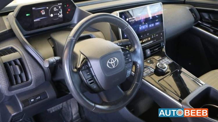 تويوتا bZ4X 2022