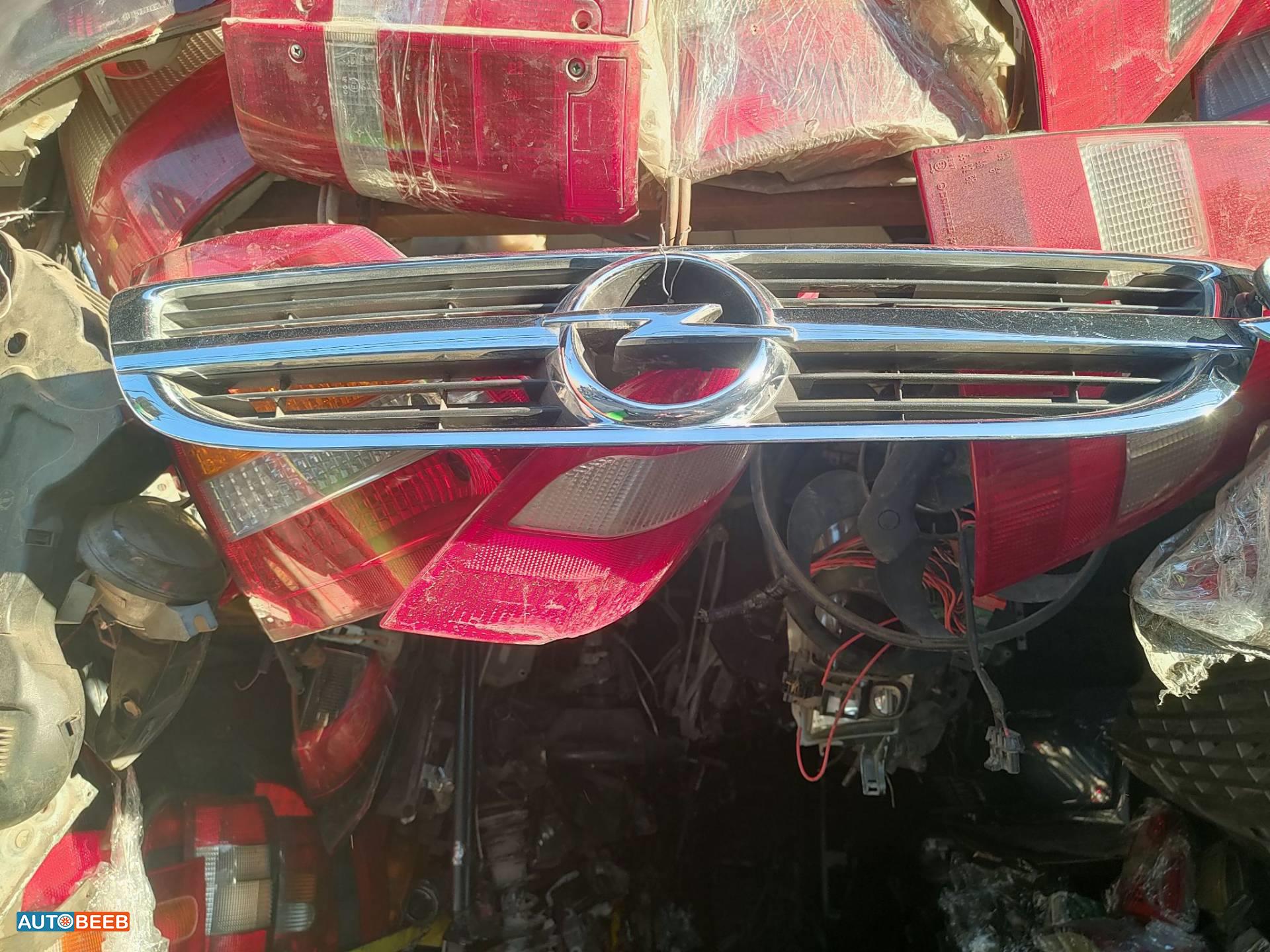 Body  Grilles Opel Omega