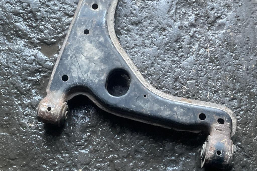 كفة عجل اوبل استرا 1997 1998 1999 2000