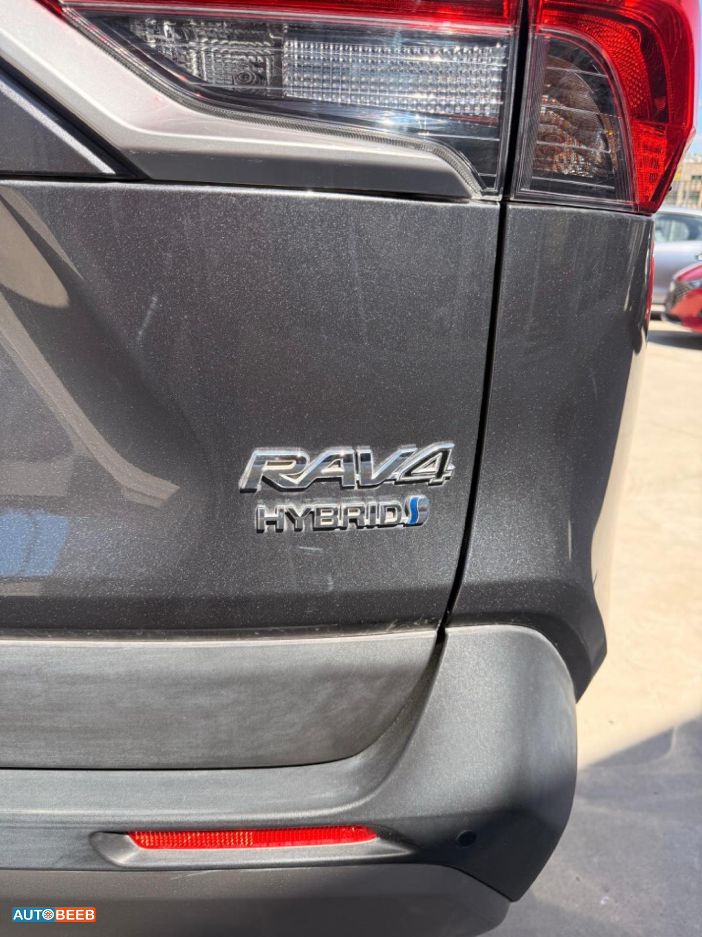 Toyota RAV4 2024