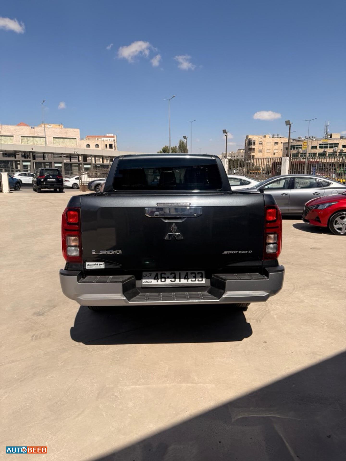 Mitsubishi L200 2025