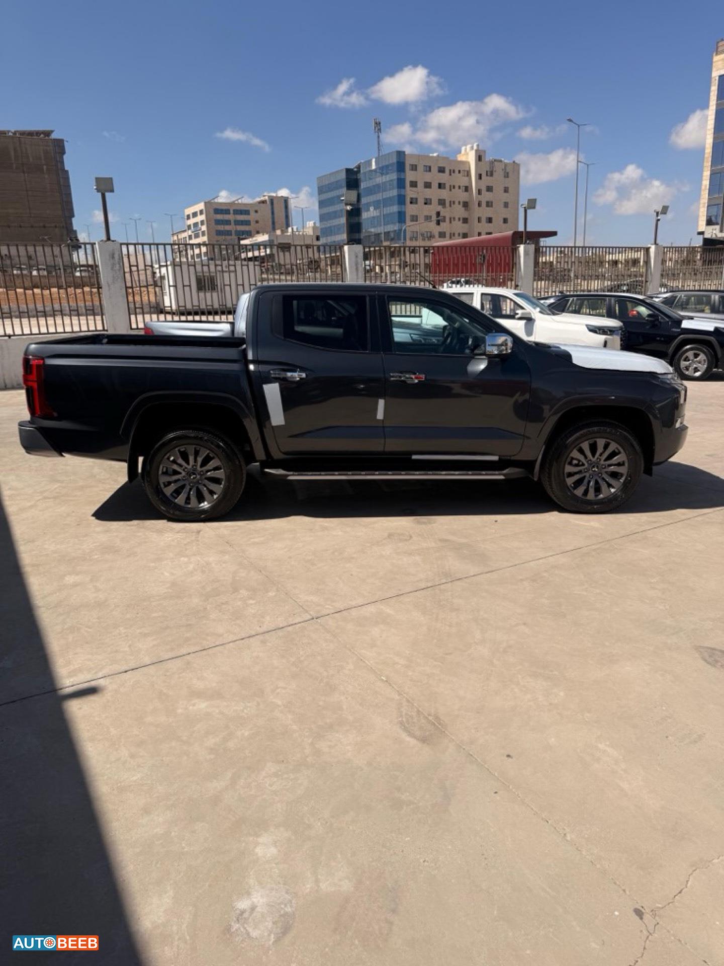 Mitsubishi L200 2025