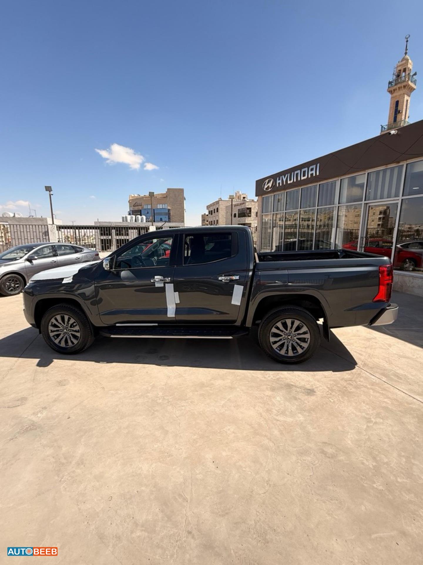 Mitsubishi L200 2025