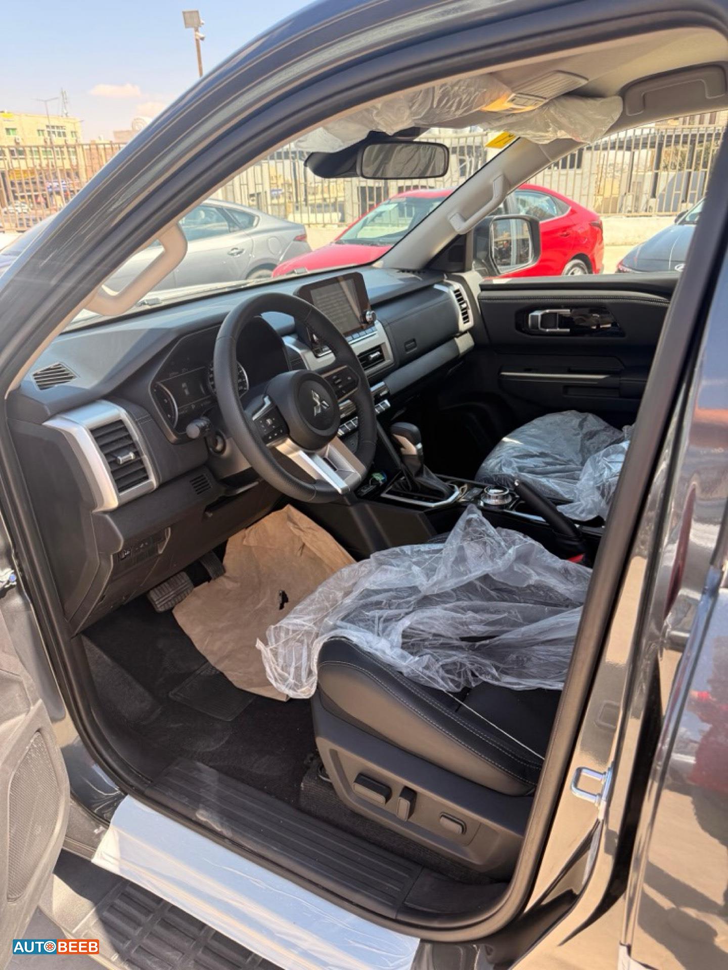 Mitsubishi L200 2025