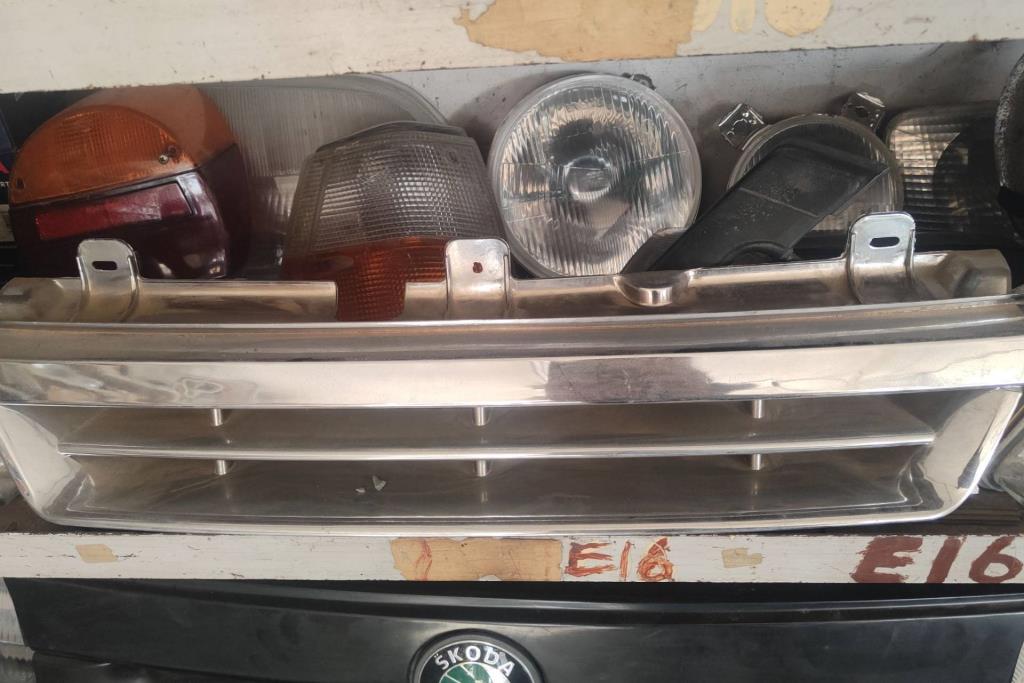 Body  Grilles Opel Omega