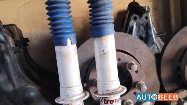  Shock Absorber Toyota Hilux