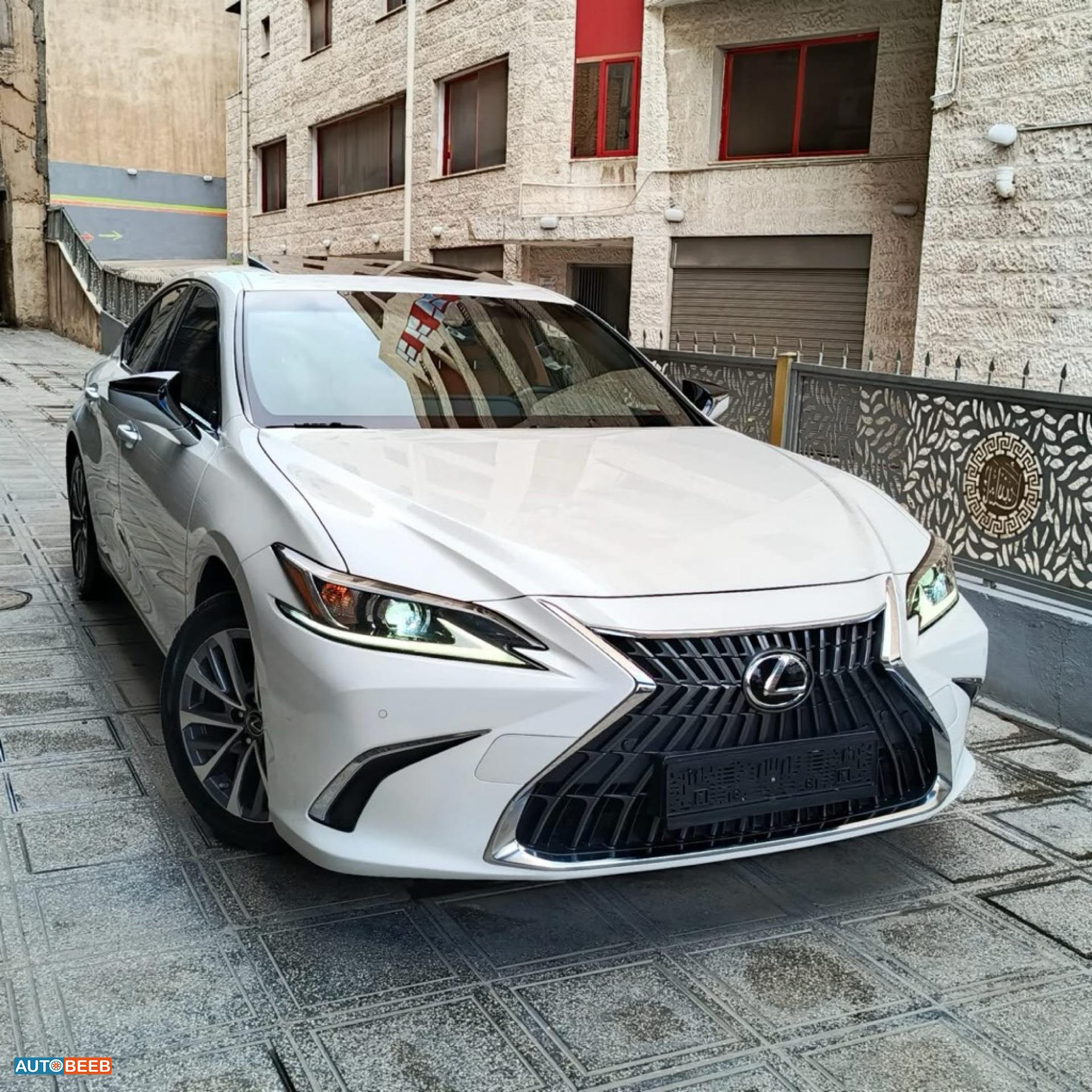 Lexus ES300 2023