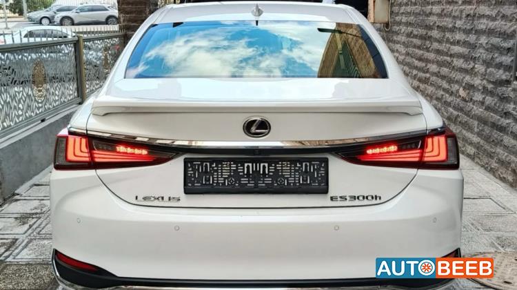 Lexus ES300 2023