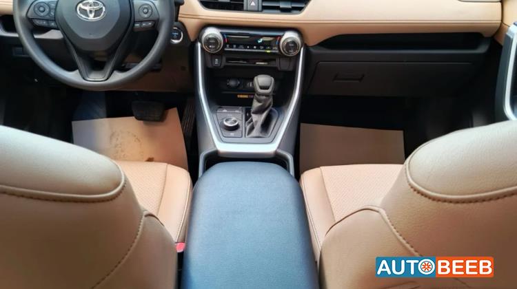 Toyota RAV4 2024