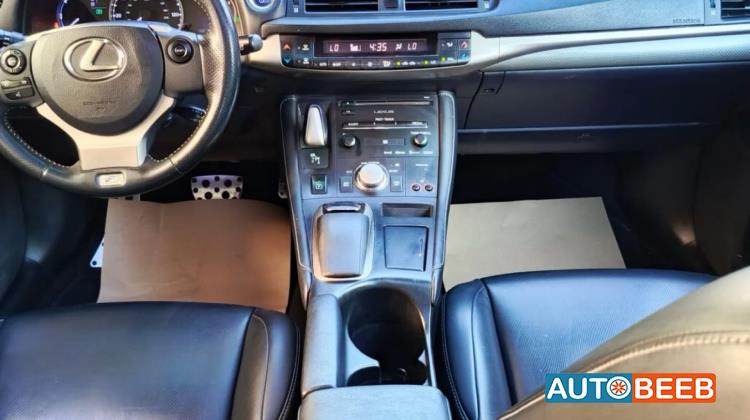 Lexus CT200 2014