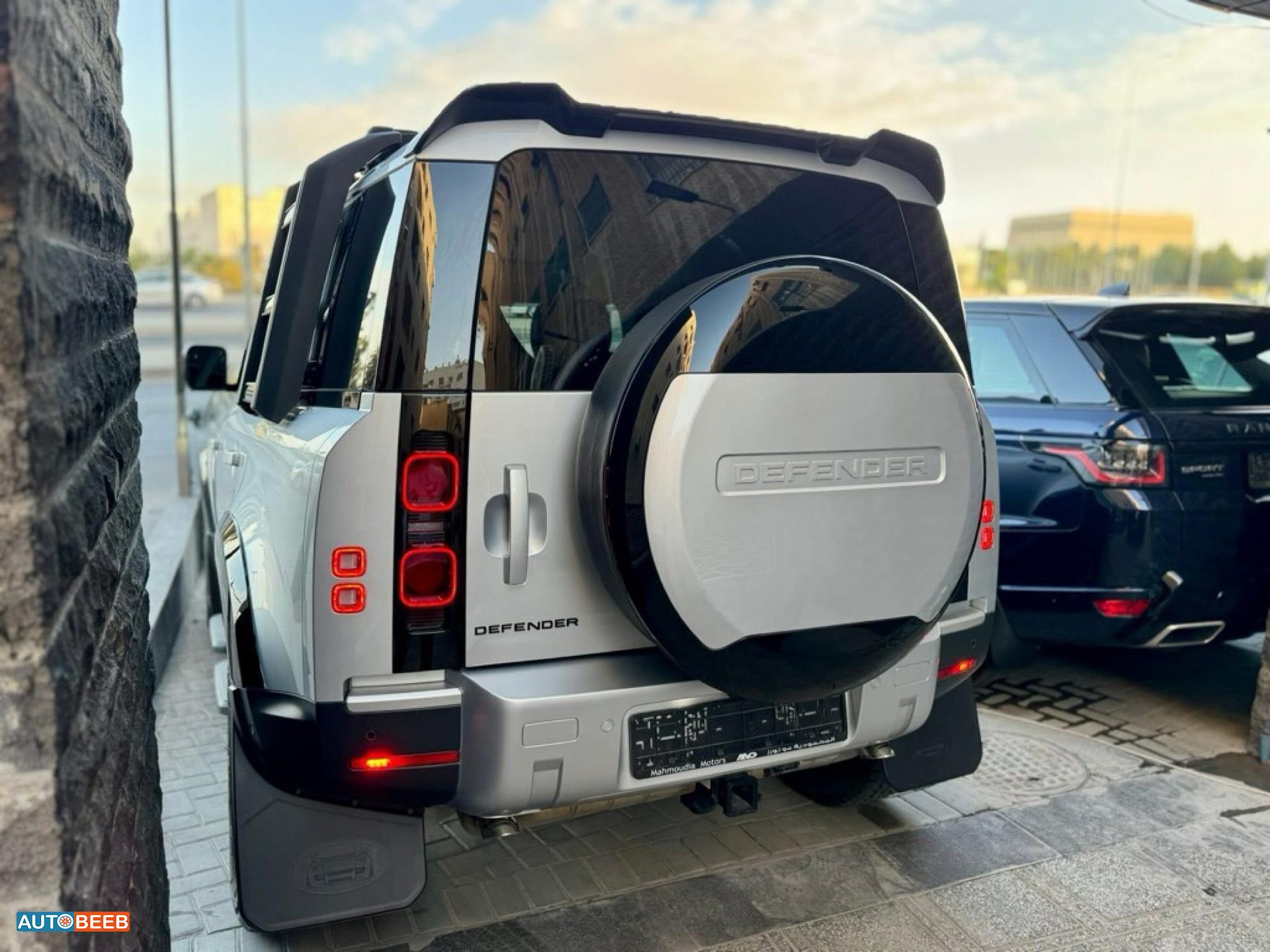 Land Rover Defender 2023