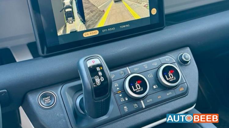 Land Rover Defender 2023