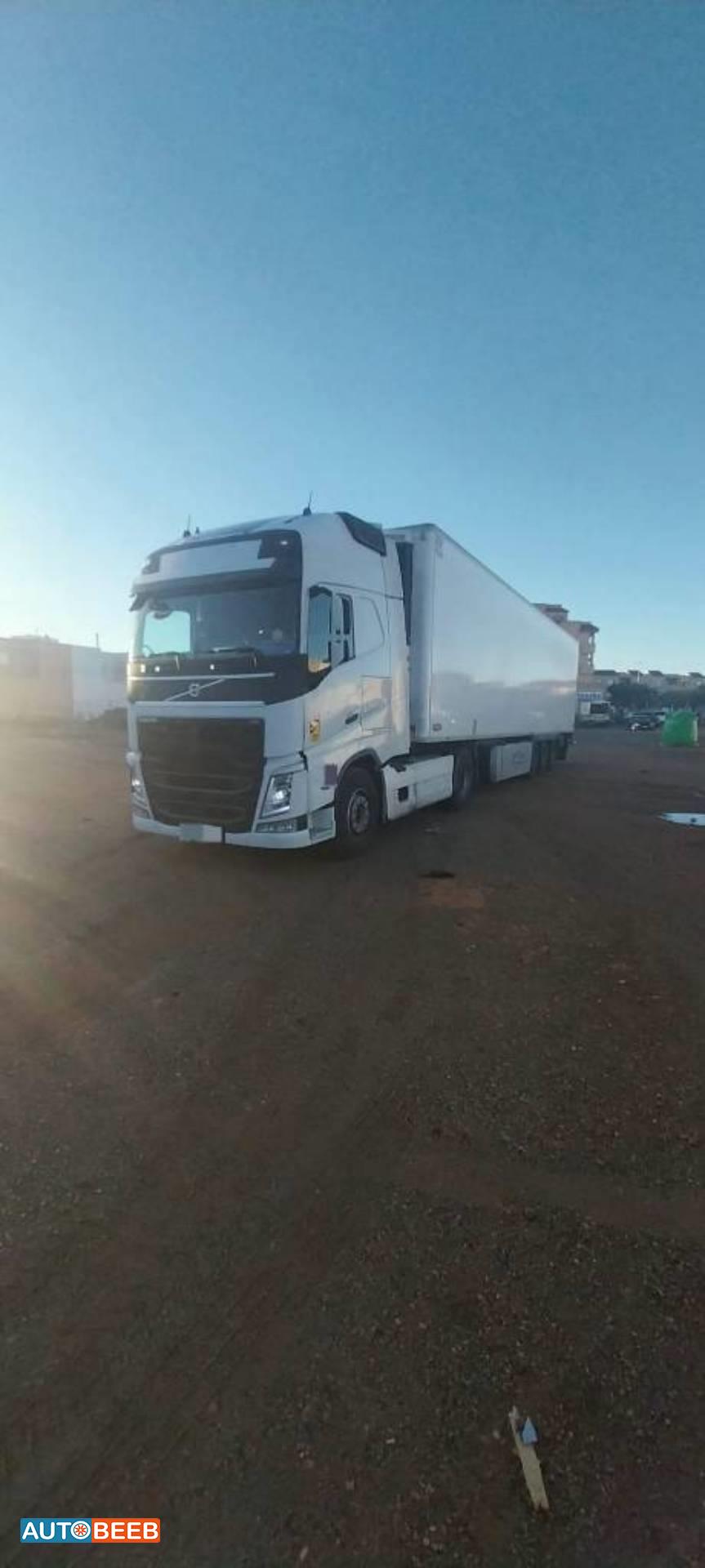 Tractor Unit Volvo 2017