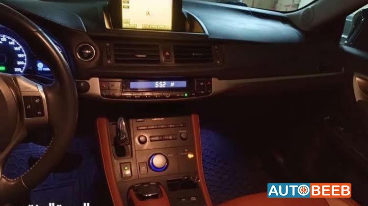 Lexus CT200 2012