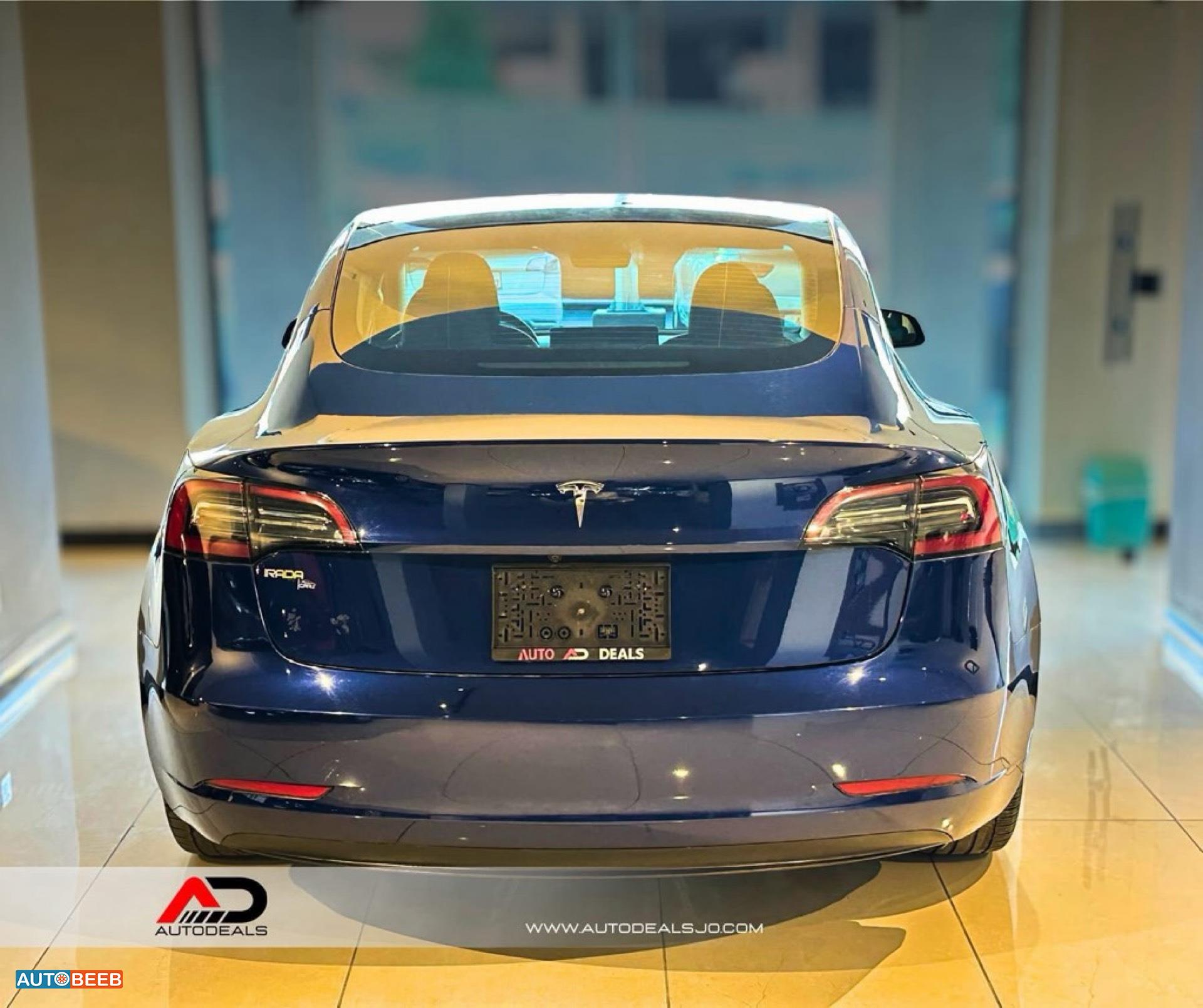 Tesla 3 2023