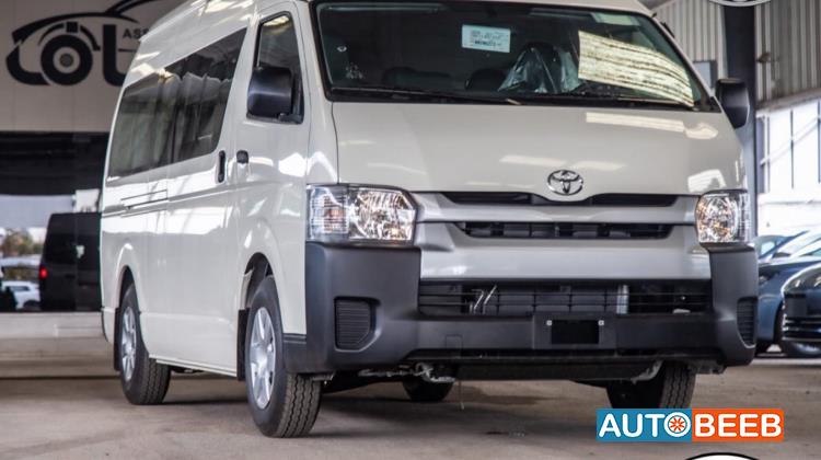 Minibus Toyota 2025