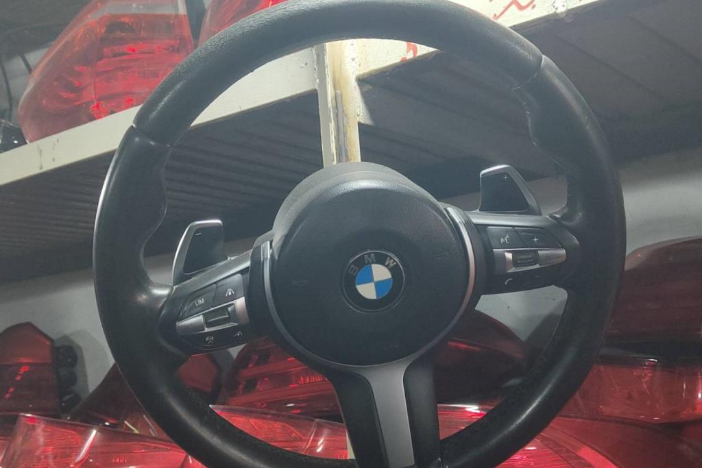 Cabin  Steering Wheel BMW 520