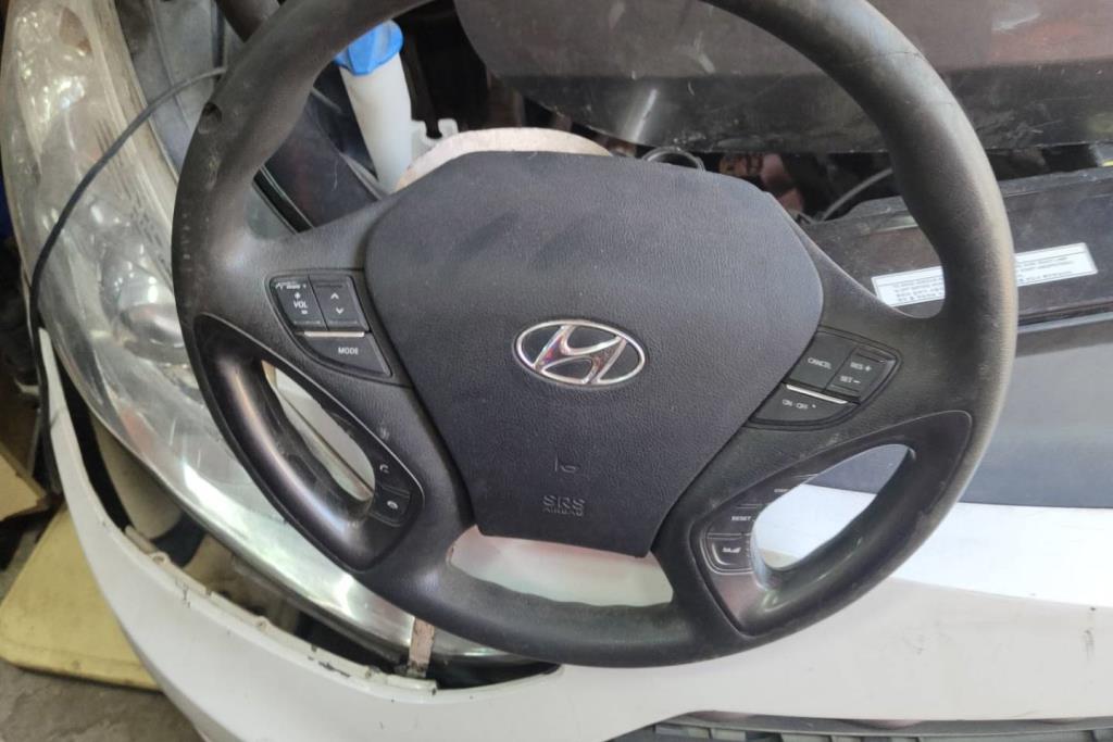 Cabin  Steering Wheel Hyundai Sonata