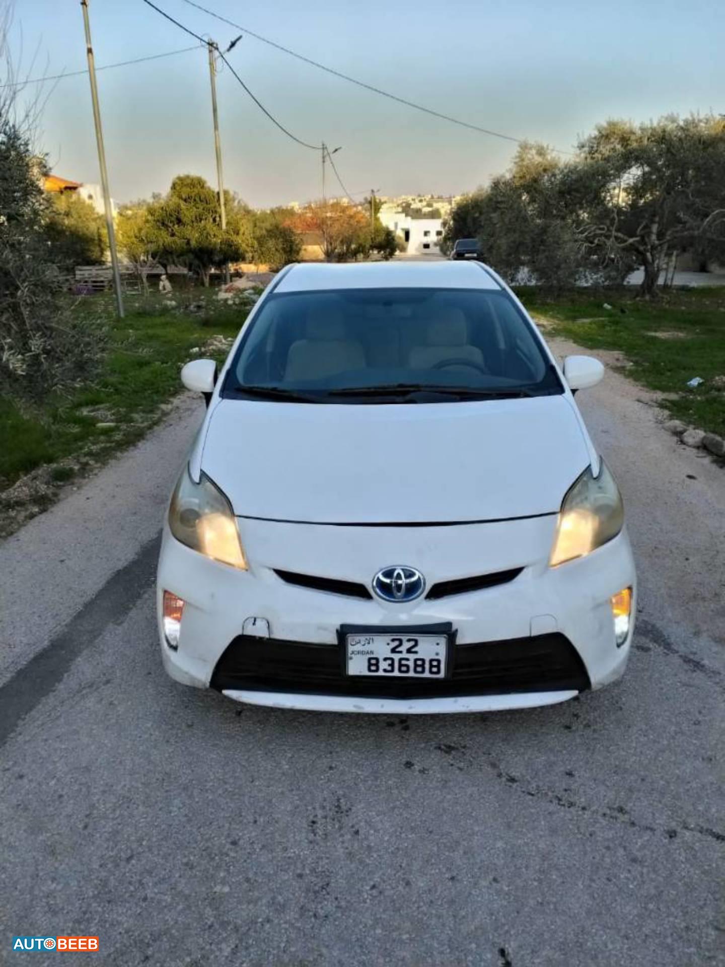 تويوتا بريوس 2012