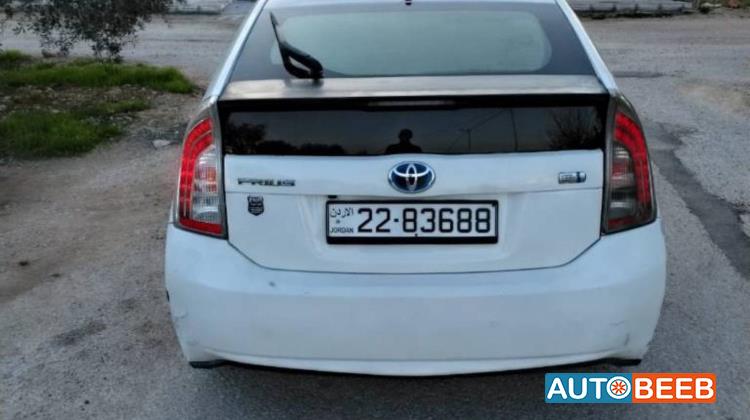 تويوتا بريوس 2012