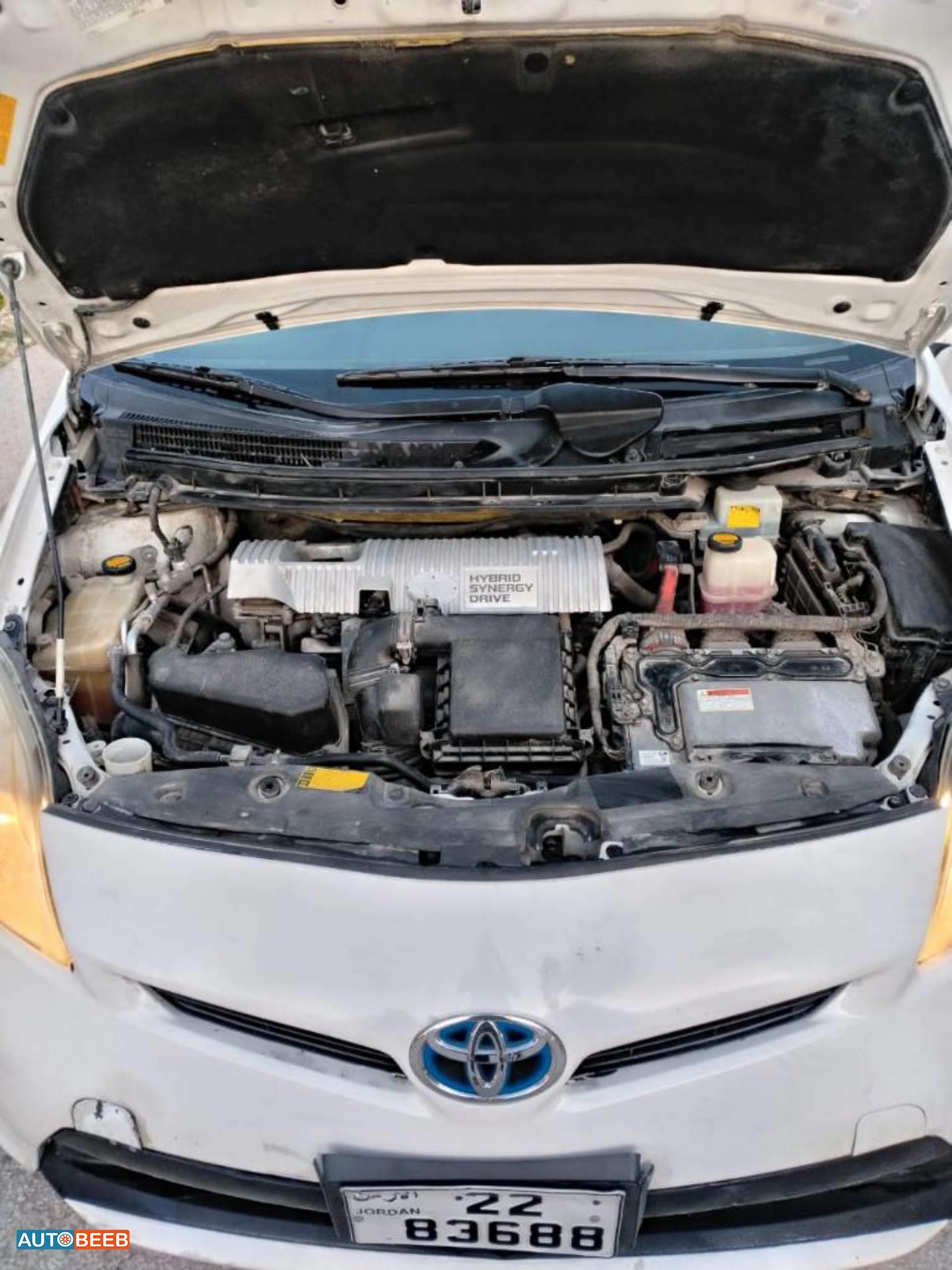 تويوتا بريوس 2012