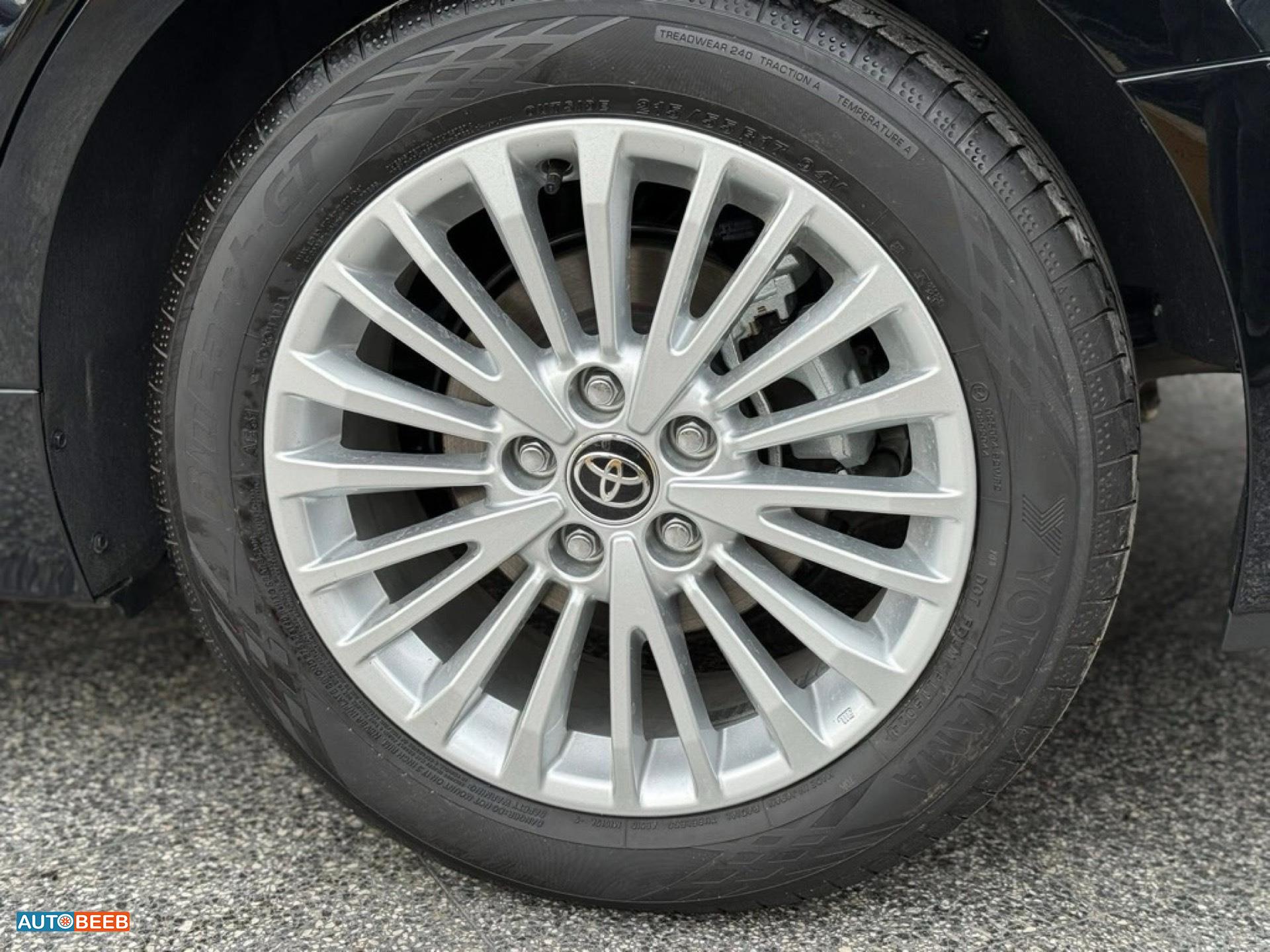 تويوتا كامري 2025