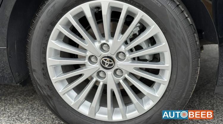 تويوتا كامري 2025