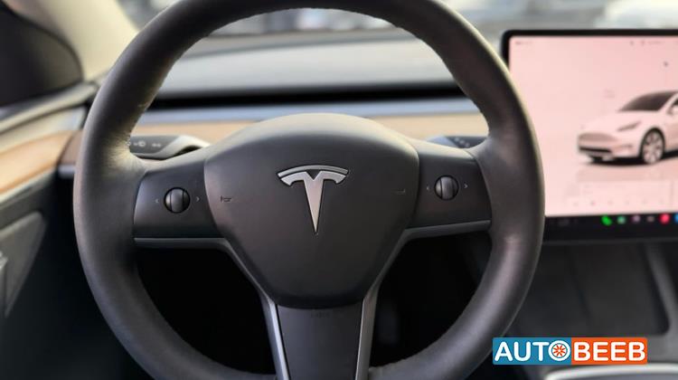 Tesla Y 2023
