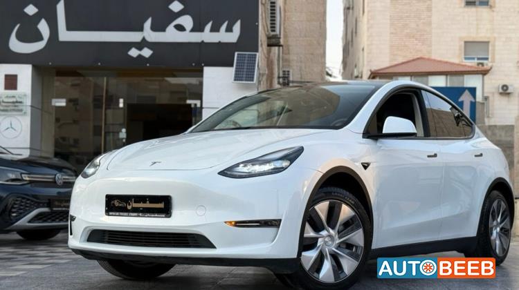 Tesla Y 2023