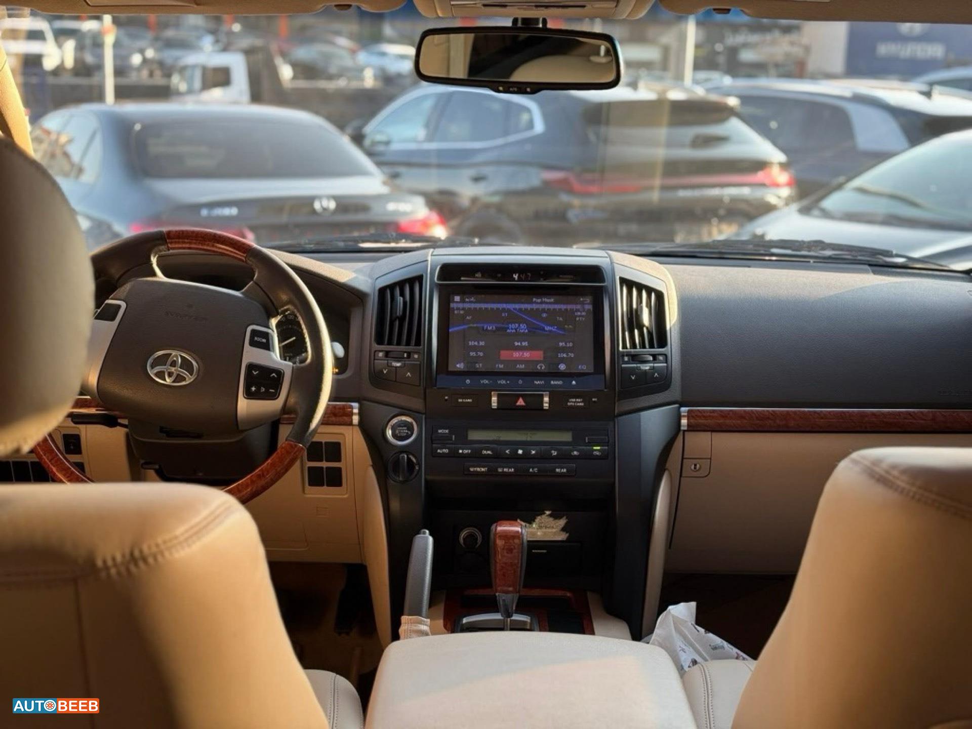 Toyota Land Cruiser 2014