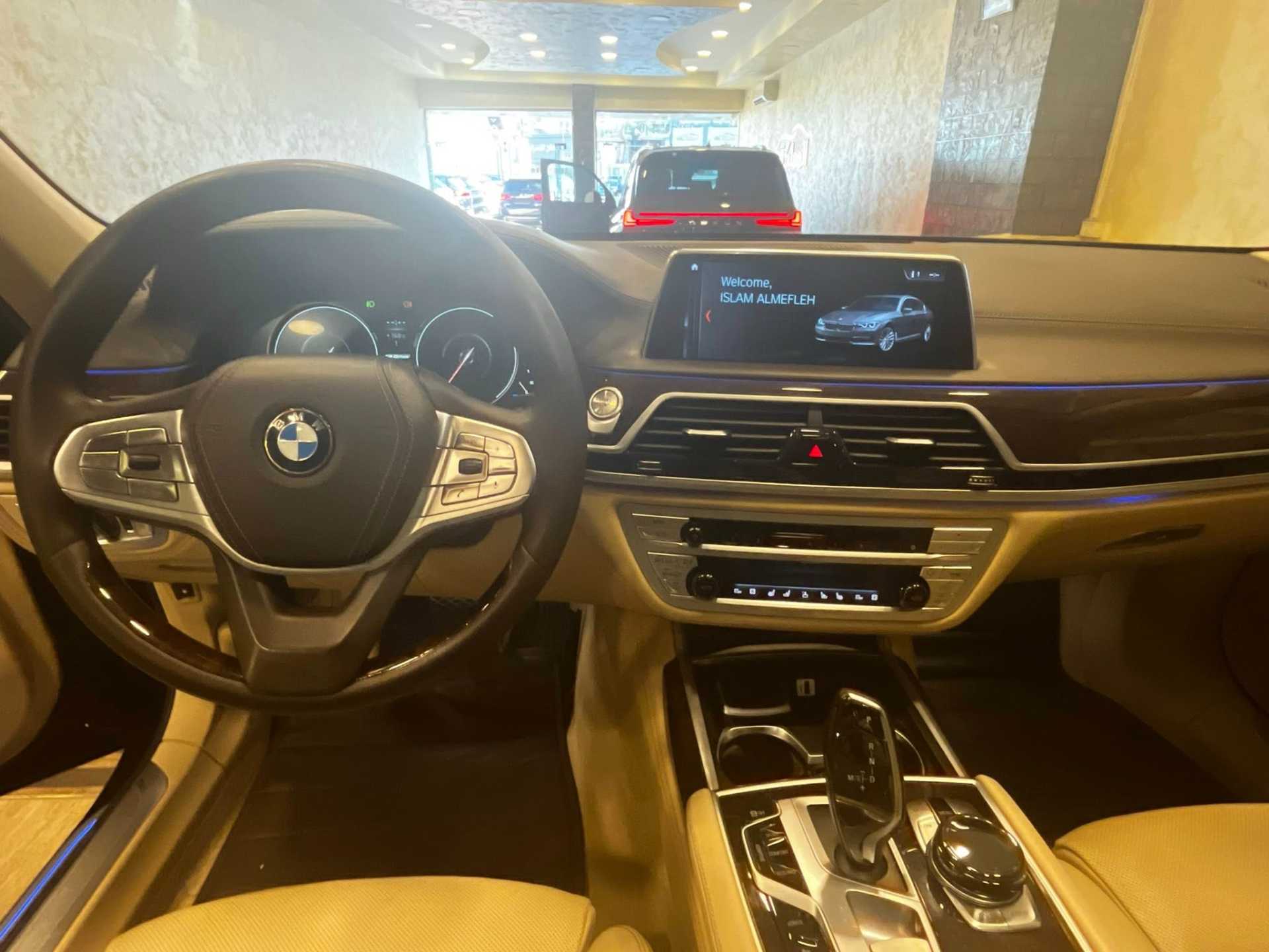BMW 740 2017