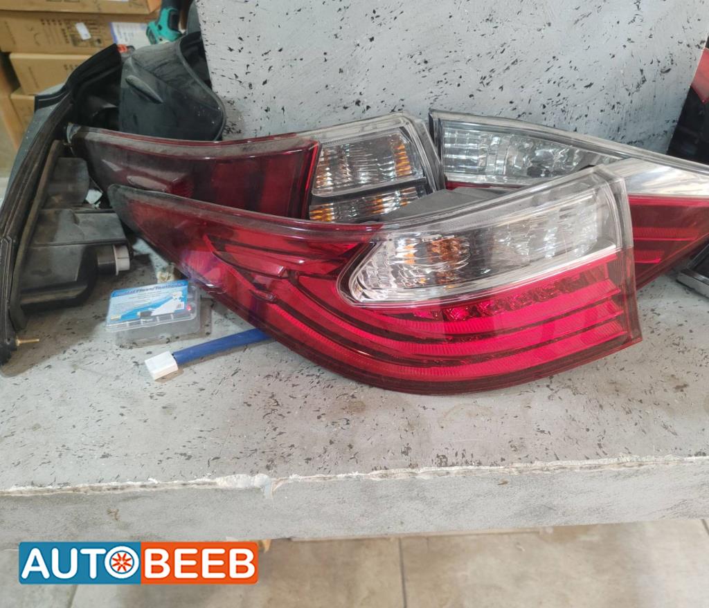 ضوء خلفي يمين شمال لكزس ES300 2013 2014