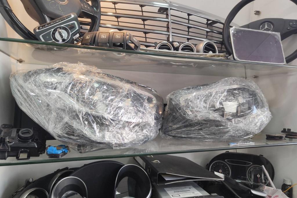 Lights Front light Mercedes Benz E200