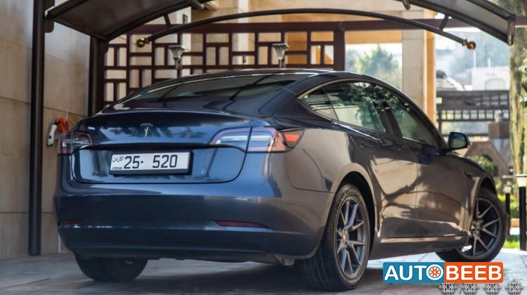 Tesla 3 2023