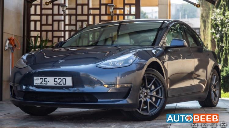 Tesla 3 2023