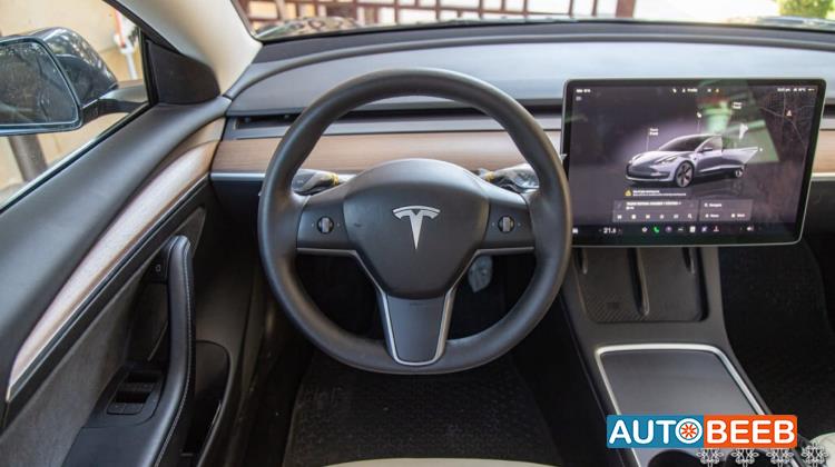 Tesla 3 2023