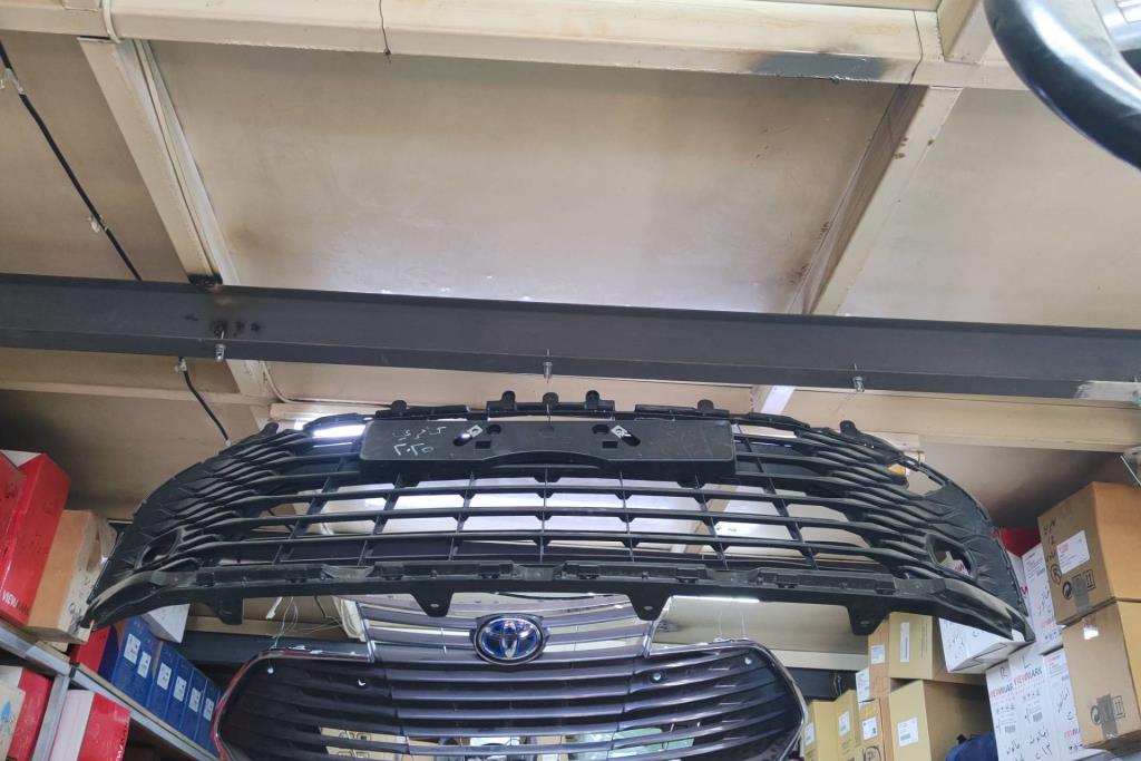 Body  Grilles Toyota Camry