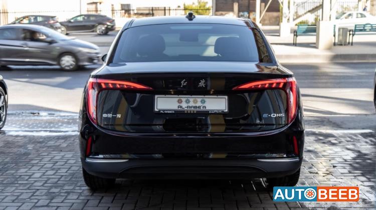 Hongqi E-QM5 2022