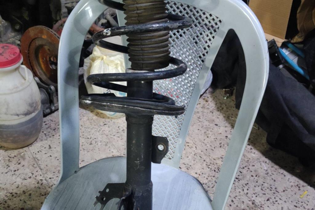  Shock Absorber Toyota Camry