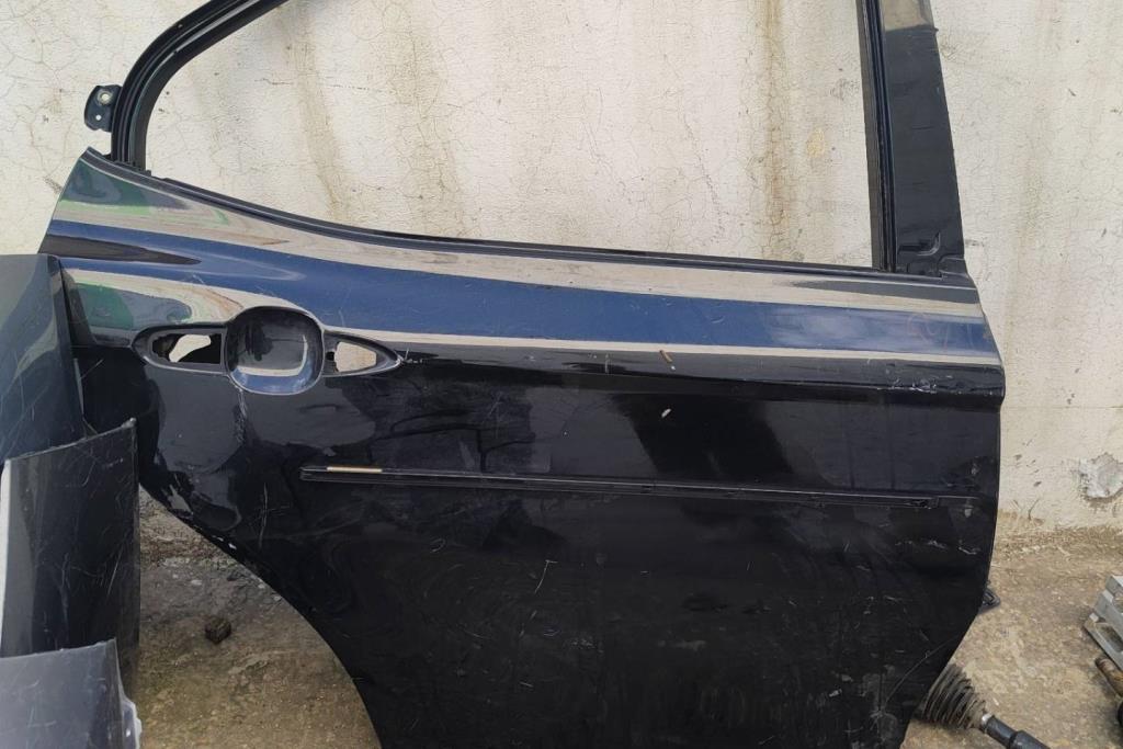 باب خلفي يمين تويوتا كامري 2018 2019 2020 2021 2022