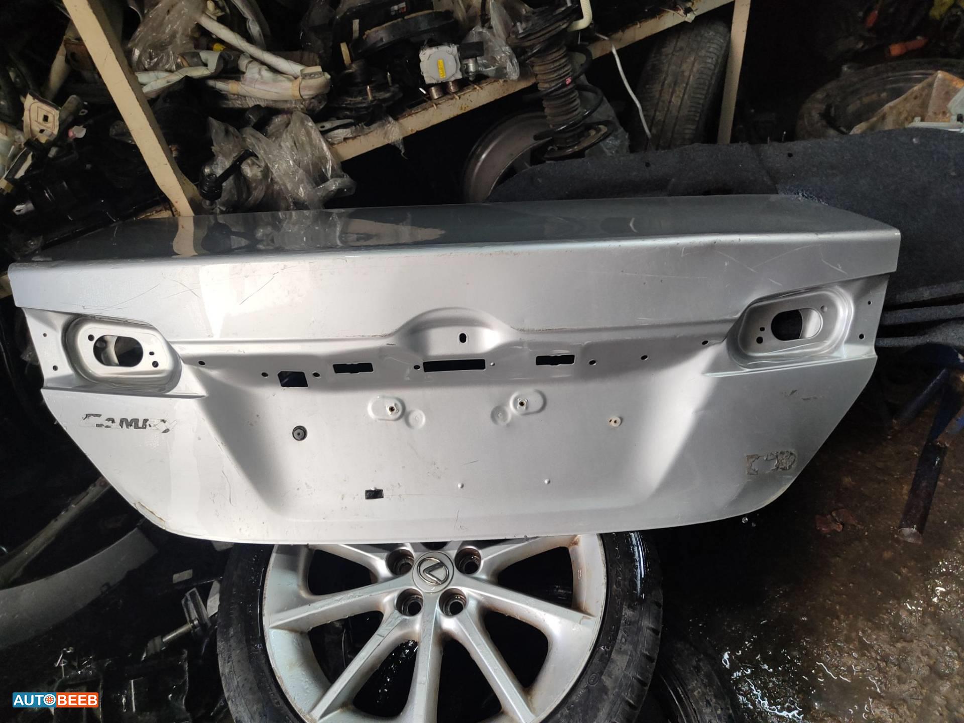Body  Trunk Toyota Camry