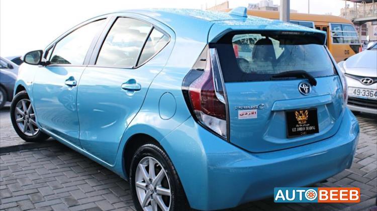 Toyota Prius C 2015