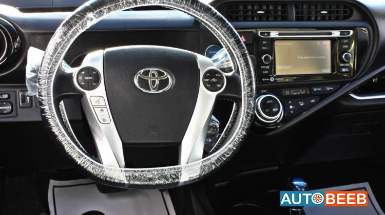 Toyota Prius C 2015