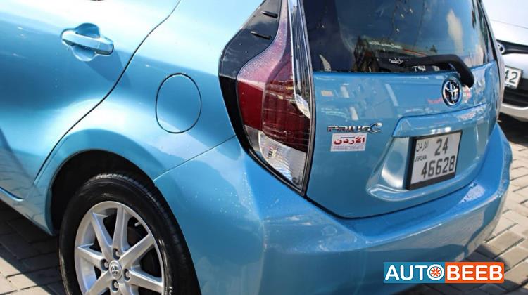 Toyota Prius C 2015