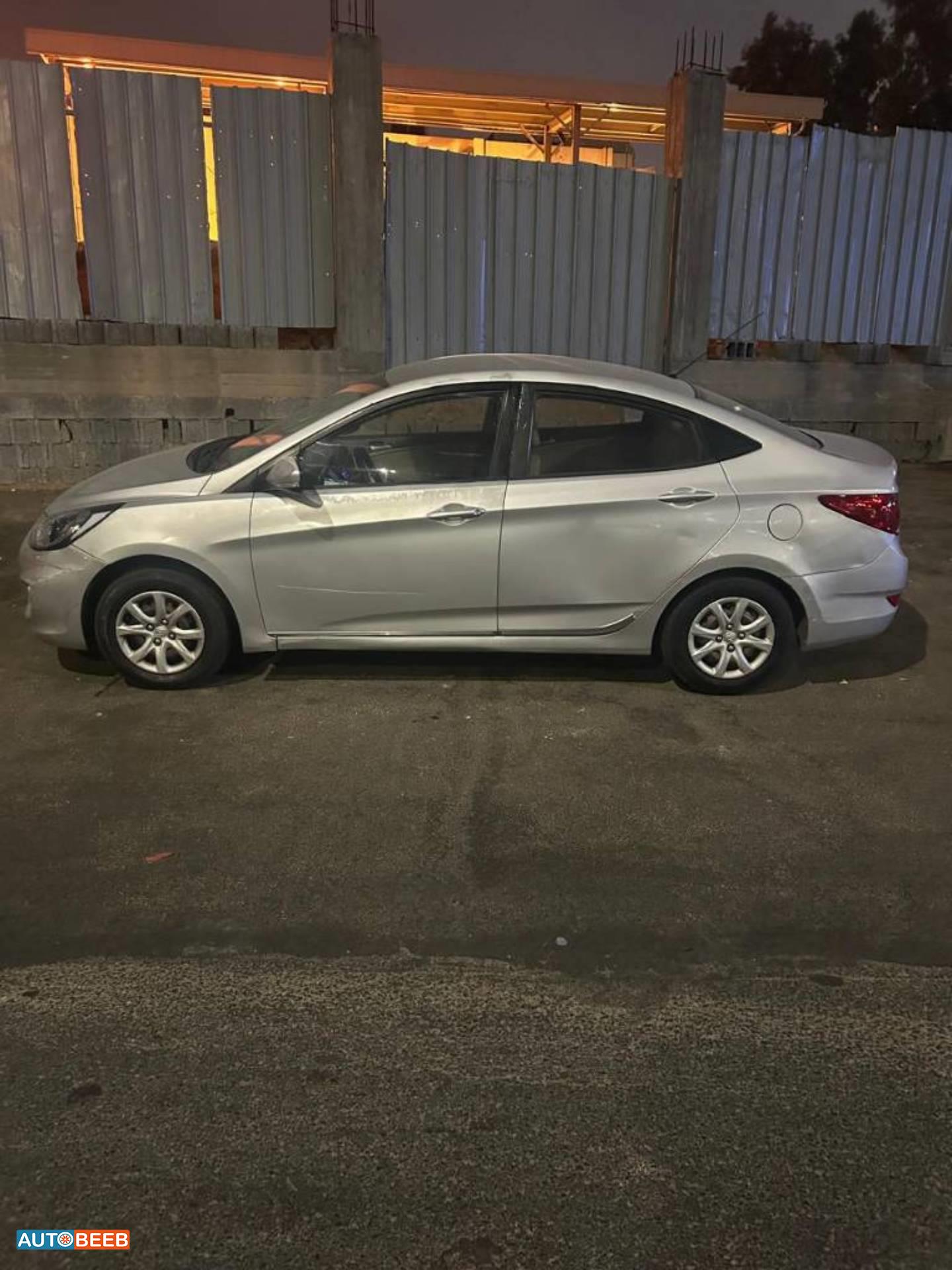 Hyundai Accent 2012