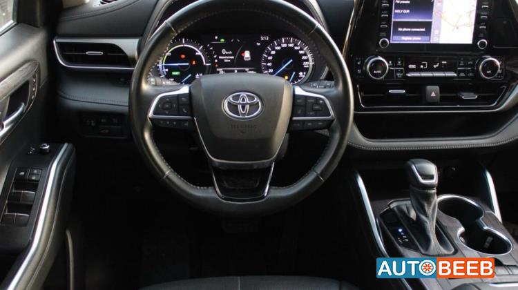 Toyota Highlander 2021