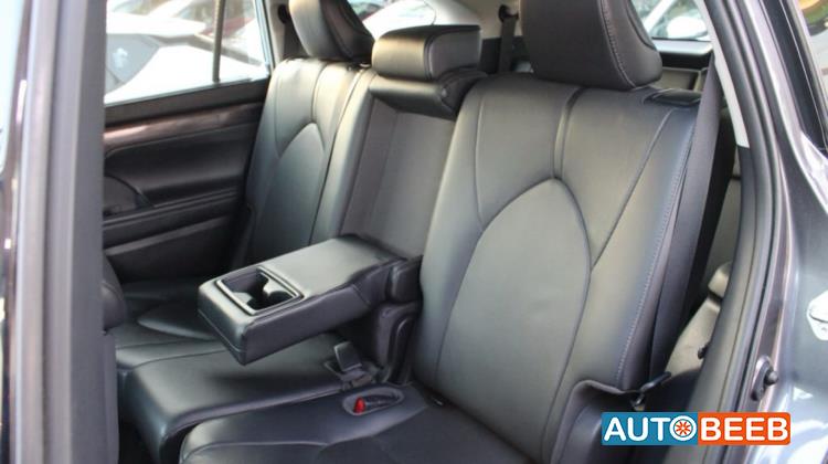 Toyota Highlander 2021