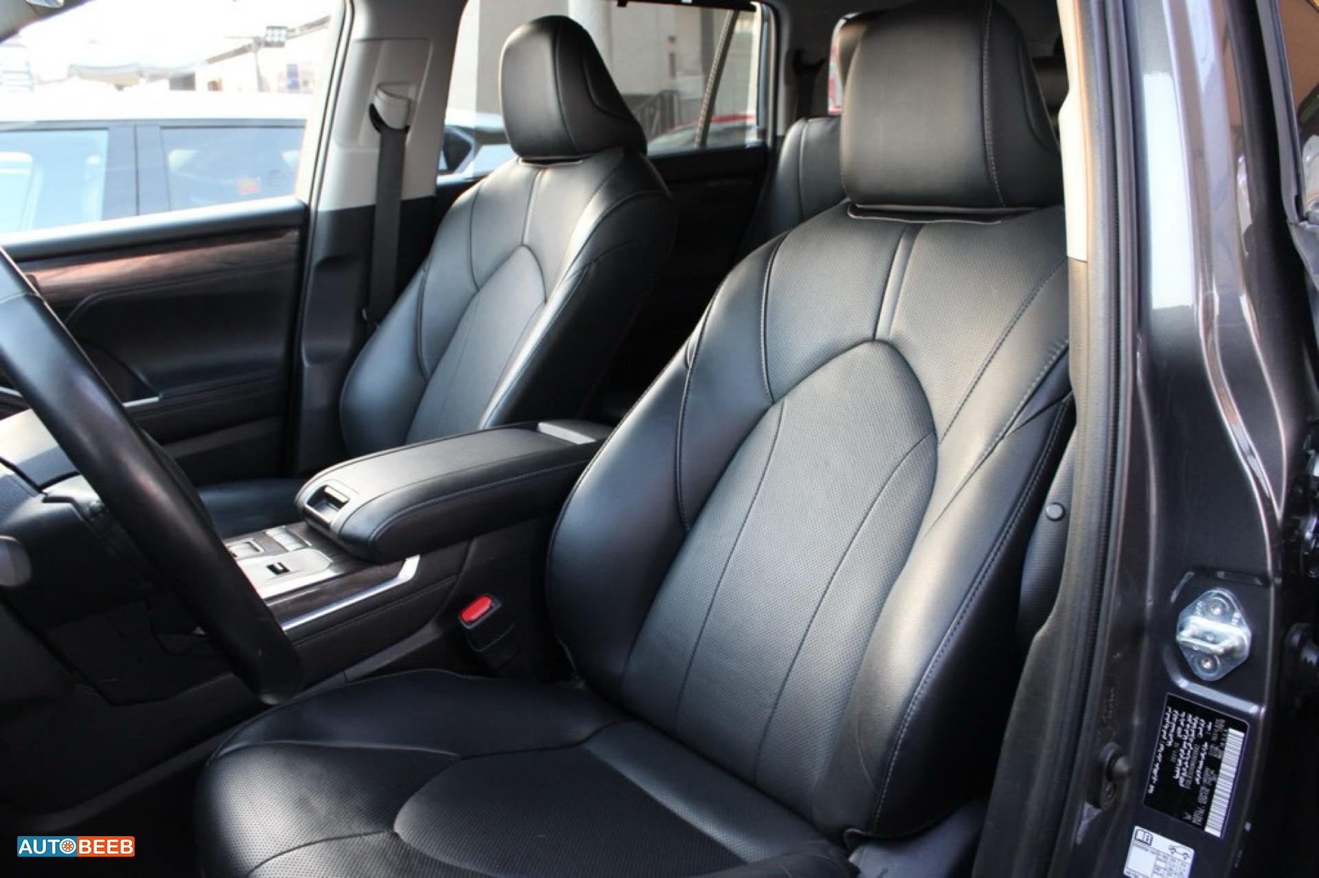 Toyota Highlander 2021