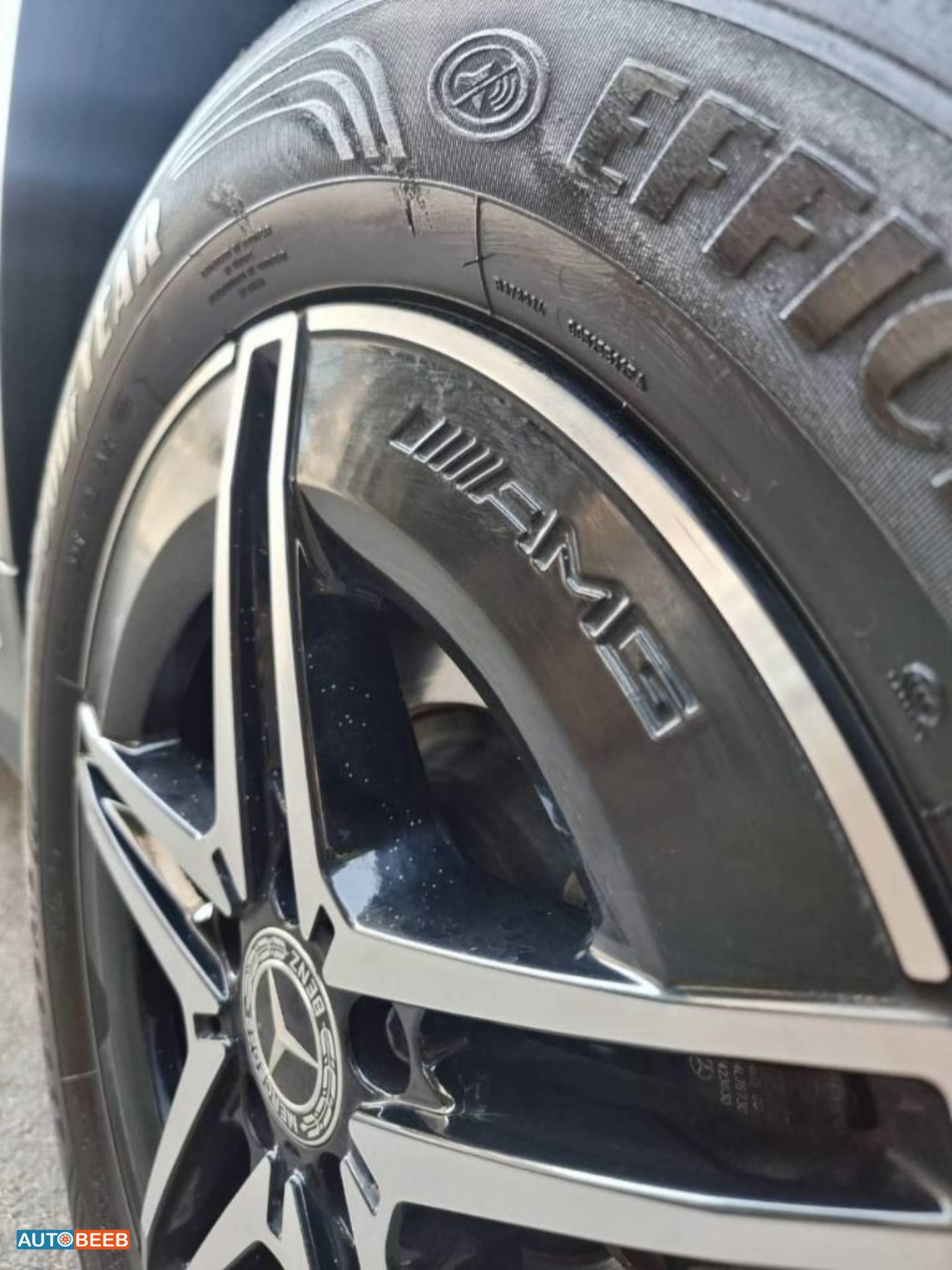 مرسيدس بنز EQA300 2022