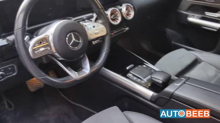 مرسيدس بنز EQA300 2022